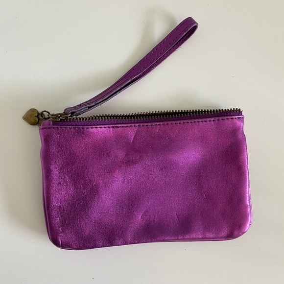 Vera Wang Princess Purple Metallic Wristlet - Picture 3 of 5